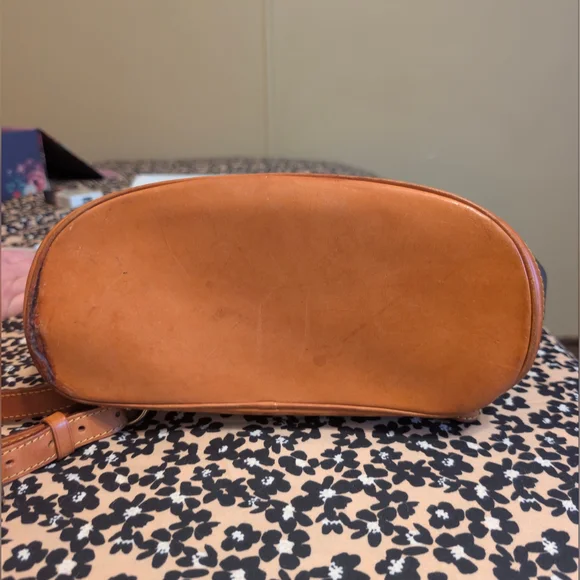 LV Monogram backpack - SP0012 - Has Alot Of Life Left!! - Picture 10 of 16